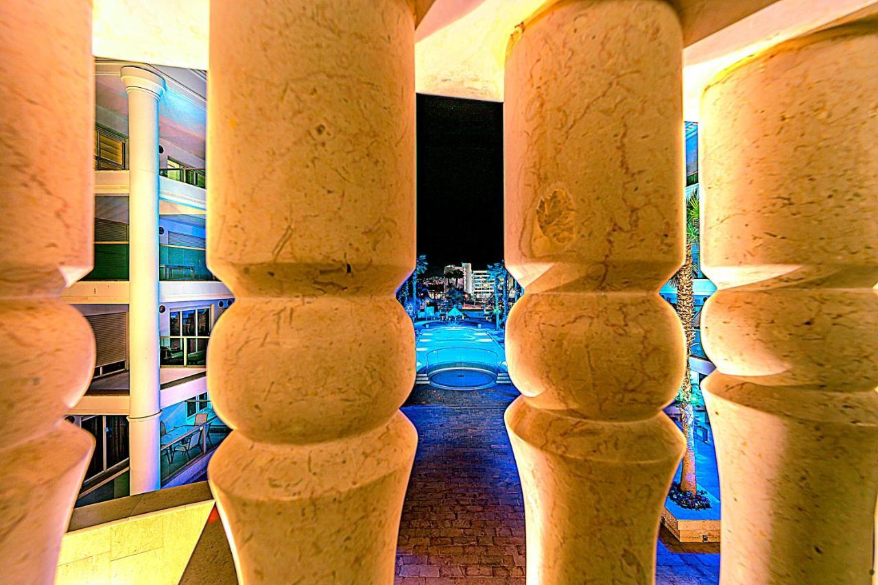 Milana'S Deluxe With Big Patio And Pool Lägenhet Eilat Exteriör bild