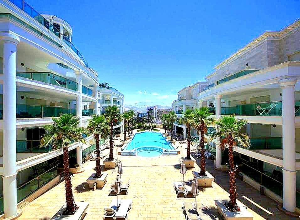 Milana'S Deluxe With Big Patio And Pool Lägenhet Eilat Exteriör bild