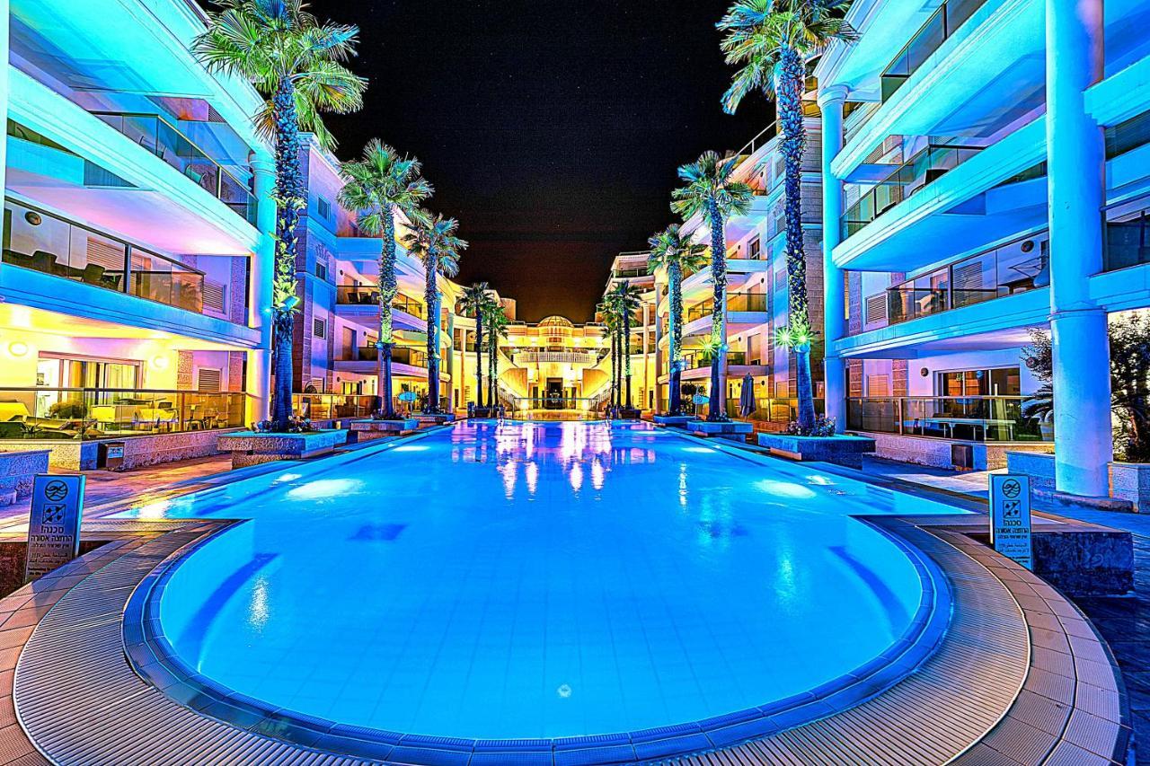 Milana'S Deluxe With Big Patio And Pool Lägenhet Eilat Exteriör bild