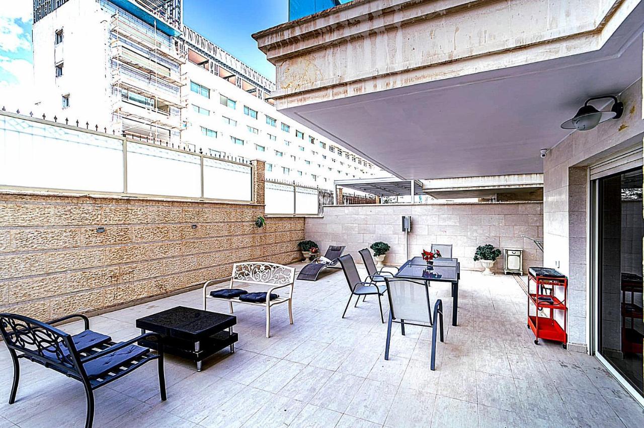 Milana'S Deluxe With Big Patio And Pool Lägenhet Eilat Exteriör bild