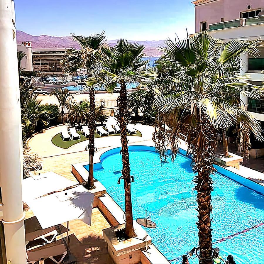 Milana'S Deluxe With Big Patio And Pool Lägenhet Eilat Exteriör bild