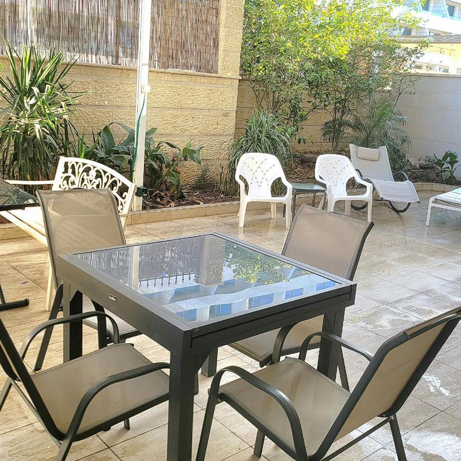 Milana'S Deluxe With Big Patio And Pool Lägenhet Eilat Exteriör bild